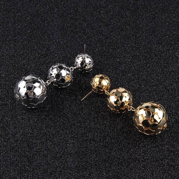 SILVER DISCO EARRINGS! - Picture 1 of 3